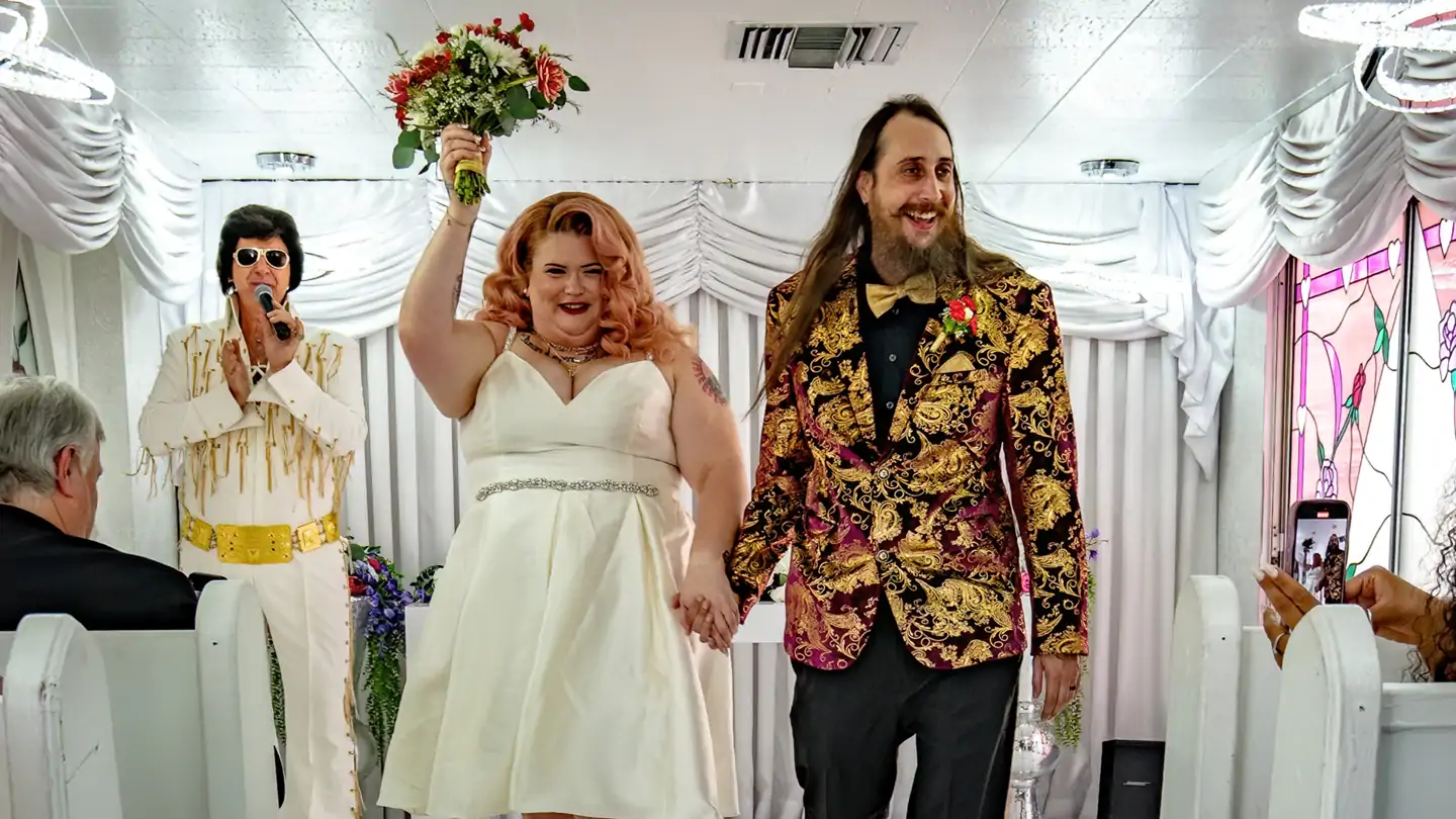 A Las Vegas chapel wedding photographed by Jared Photo & Films